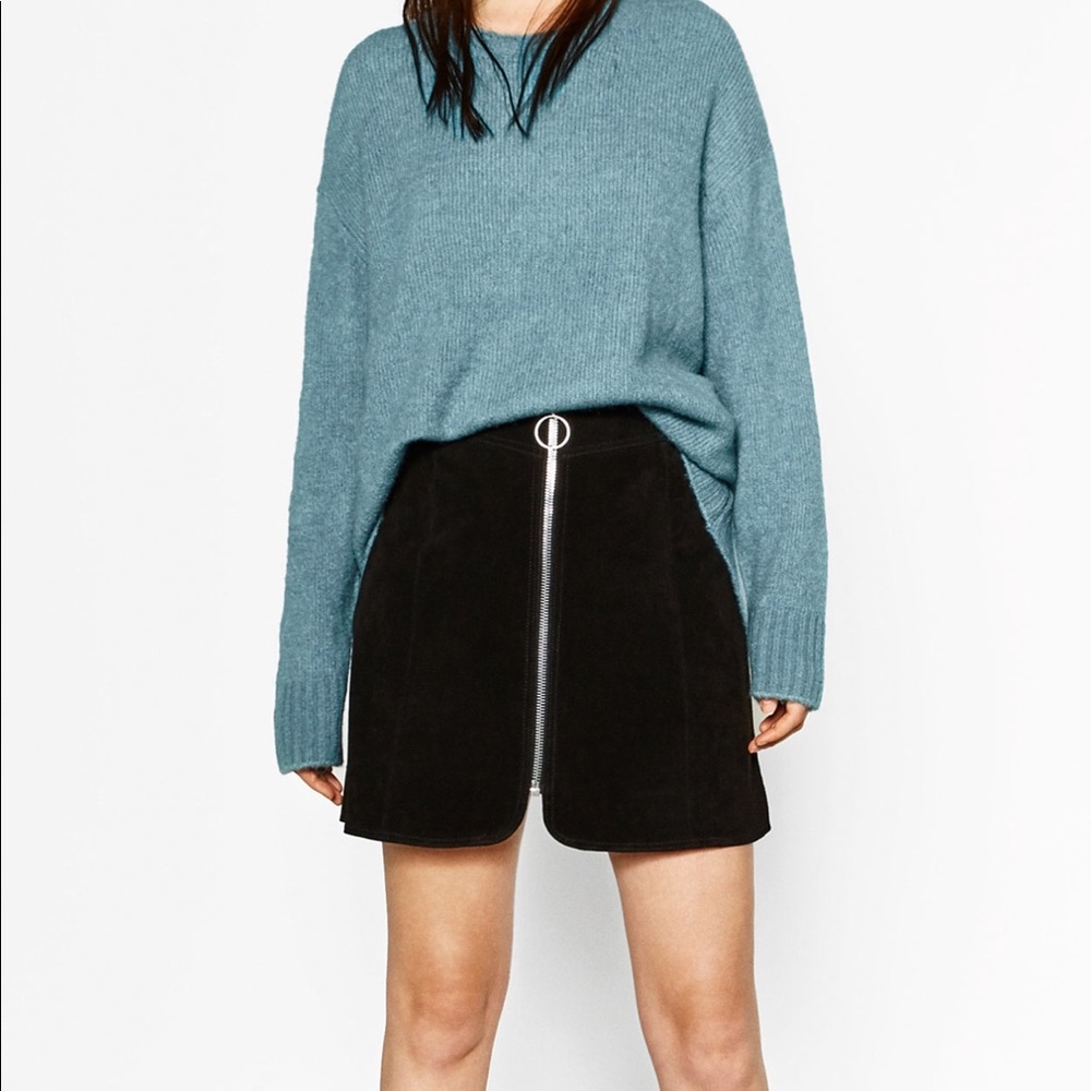 NWT Zara Suede Black Zip Skirt Size Large 🌟